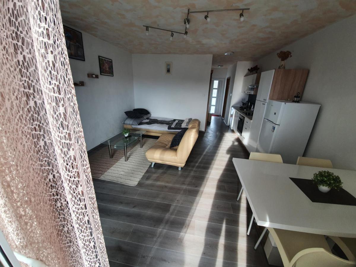 Barbat na Rabu6 M, 50 M Do Plazeアパートメント エクステリア 写真