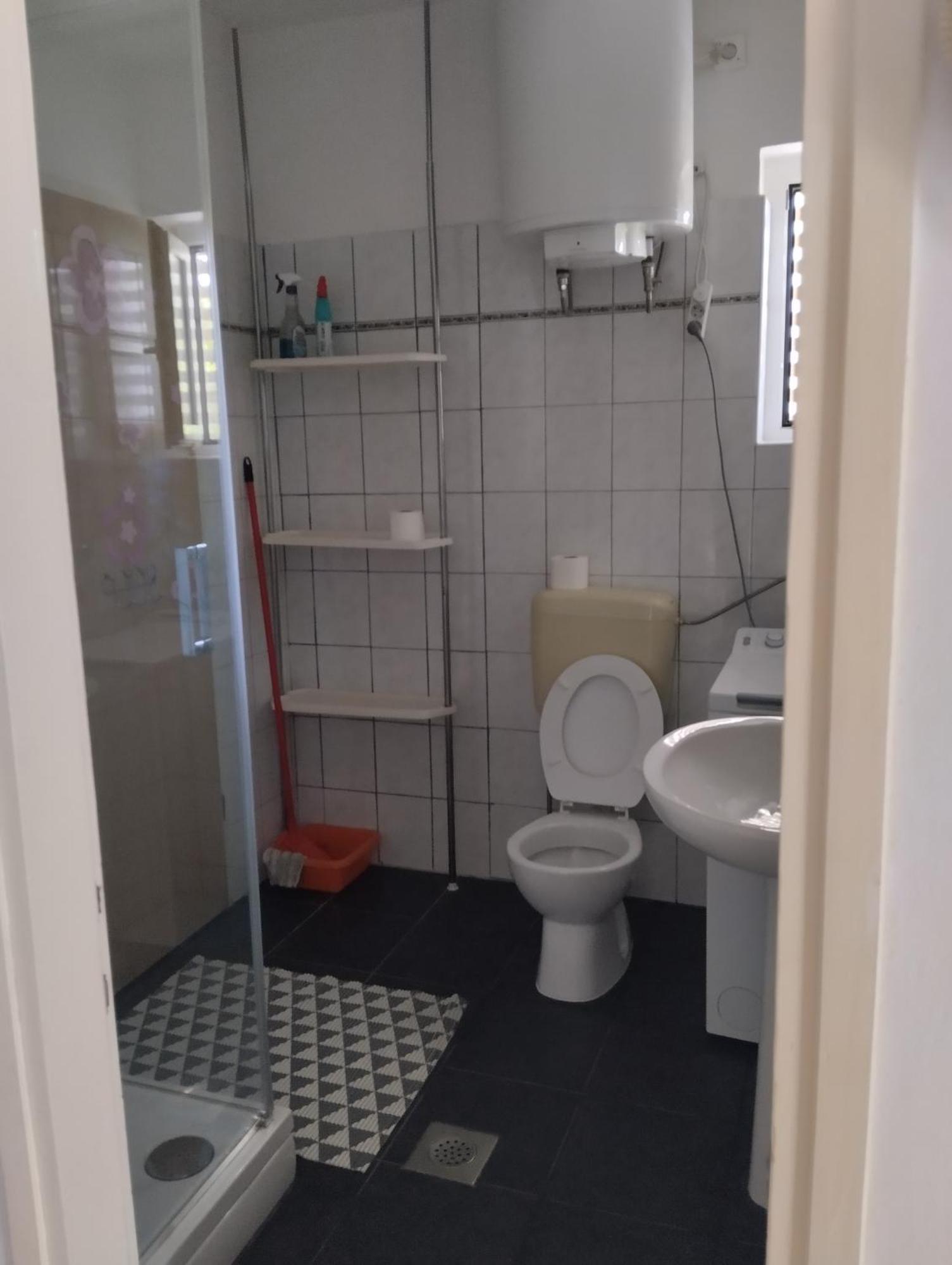 Barbat na Rabu6 M, 50 M Do Plazeアパートメント エクステリア 写真